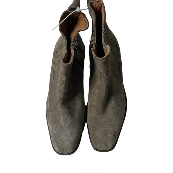 NWOB Aquatalia Carmie Weatherproof Suede Chelsea Booties Light Taupe Gray 7 Chic - Picture 2 of 15